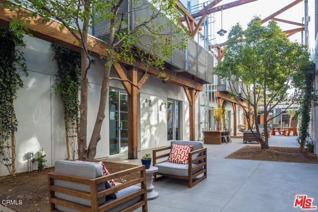 Building Photo - 527 Molino St