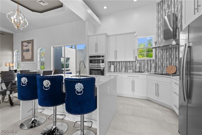 Building Photo - 2417 Cape Coral Pkwy W