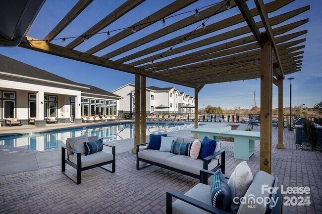 Building Photo - 225 Rhyne Rd