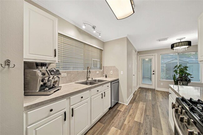 Building Photo - 6202 Spruce Bough Ct