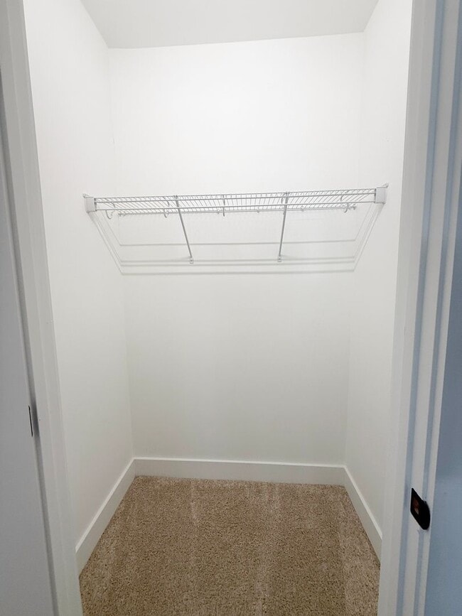 Building Photo - 4-Bedroom Home with Pool Access and Stainless Steel Appliances Near Downtown Cookeville