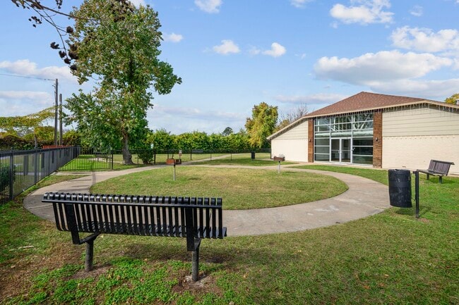 Building Photo - 1701 Upland Dr