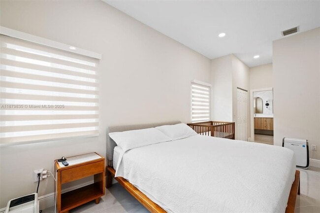 Building Photo - 3103 SW 140th Ave