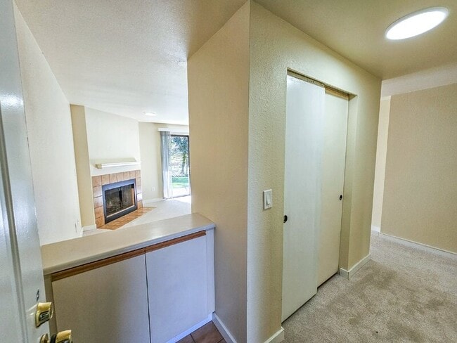 Building Photo - 13801 Old Redmond Rd