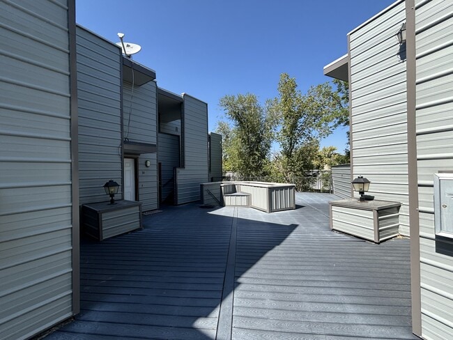 Building Photo - 333 E 4500 S