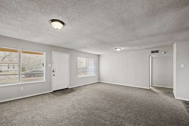 Building Photo - 8118 Panay Dr