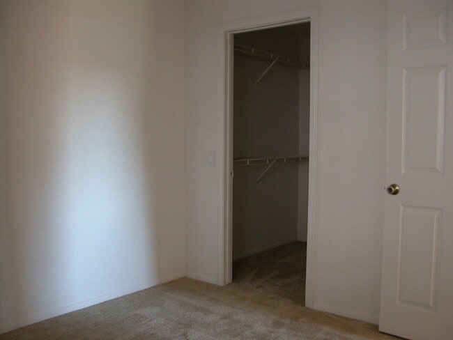 Building Photo - Recently Reduced-Vista Way Village One Bedroom Condo for Rent in Oceanside