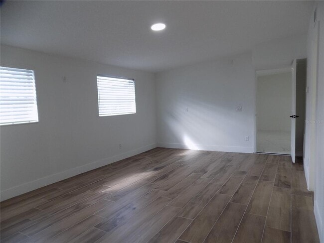 Building Photo - 1511 E Horatio Ave