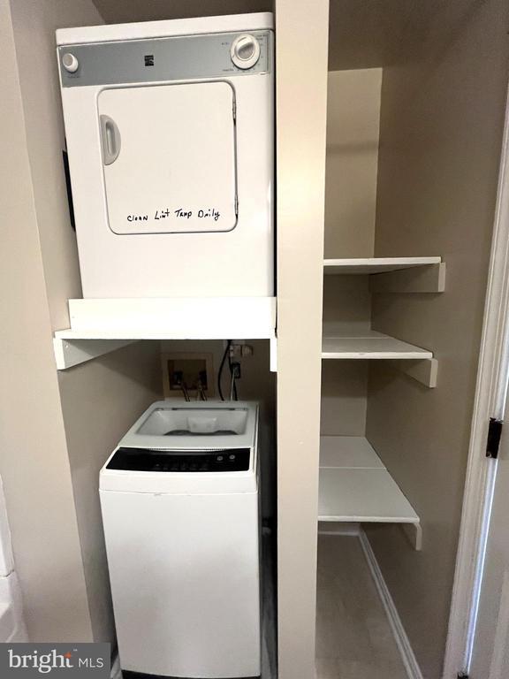 Building Photo - 1359 Jordan Dr