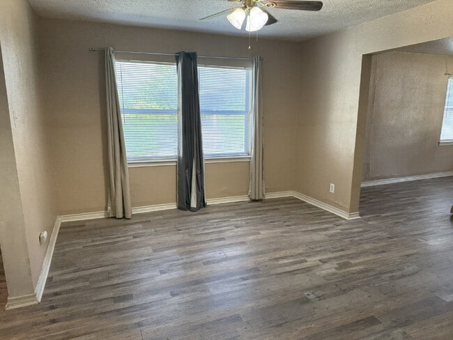 Building Photo - Charming 3 Bed, 1 Bath Home