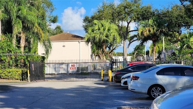 Building Photo - 8600 SW 109th Ave