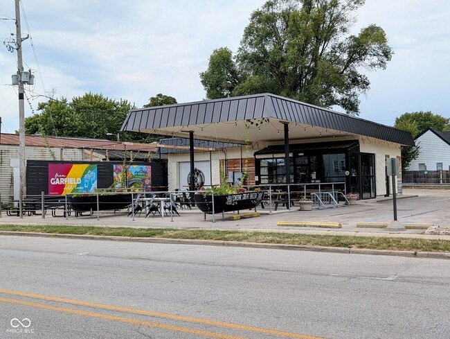 Building Photo - 1210 Finley Ave