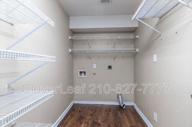 Building Photo - 7121 Lynn Lake Dr