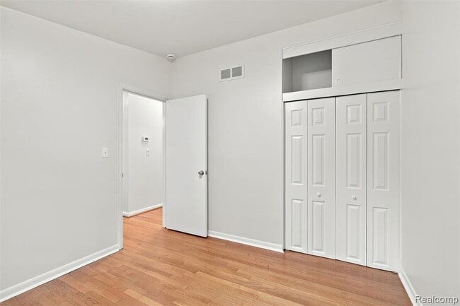 Building Photo - 1011 Brooklawn Dr