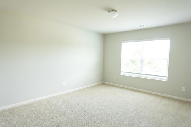 Building Photo - 1115 Dietrich Ln
