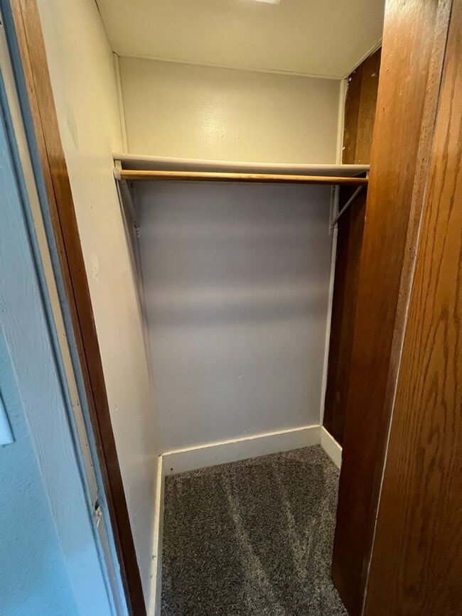 Building Photo - 812 Chicago Ave