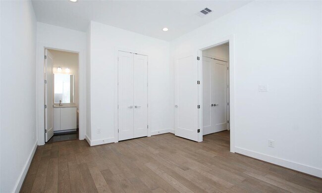 Building Photo - 2621 Jackson St