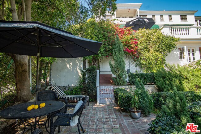 Building Photo - 8298 Presson Pl