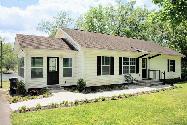 Building Photo - Knoxville 37914 - FULLY FURNISHED! 3 bedroom, 2 bath home - SHORT TERM LEASE AVAILABLE - Contact ...