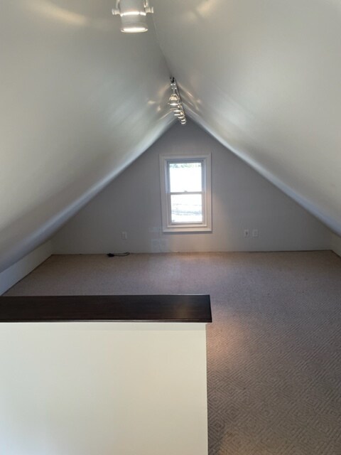 Building Photo - 32 Oakland St