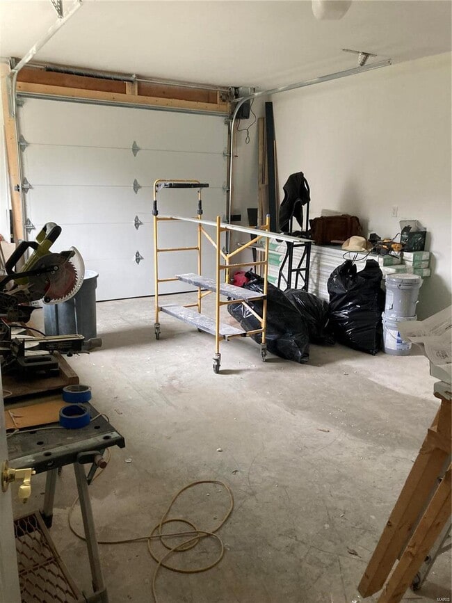 Building Photo - 705 Pleasant Valley Drive