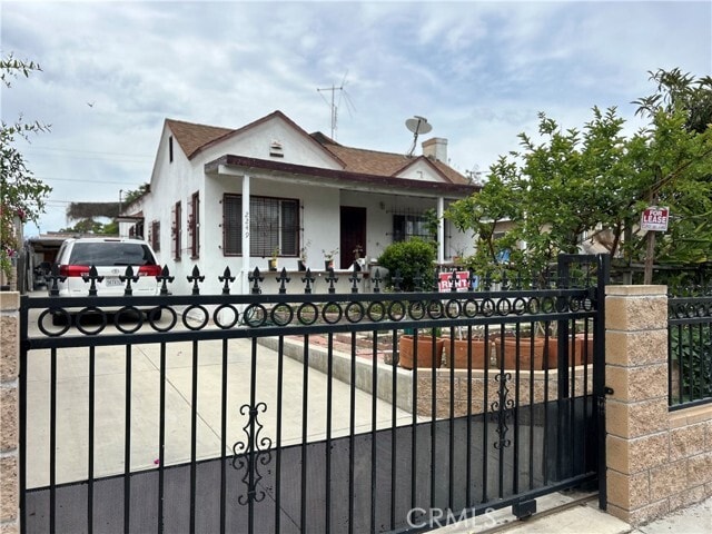 Primary Photo - 2249 Harwood St