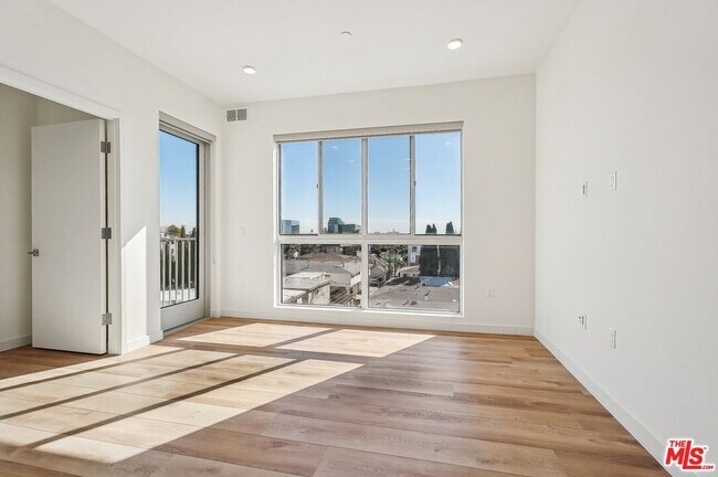 Building Photo - 1814 Federal Ave