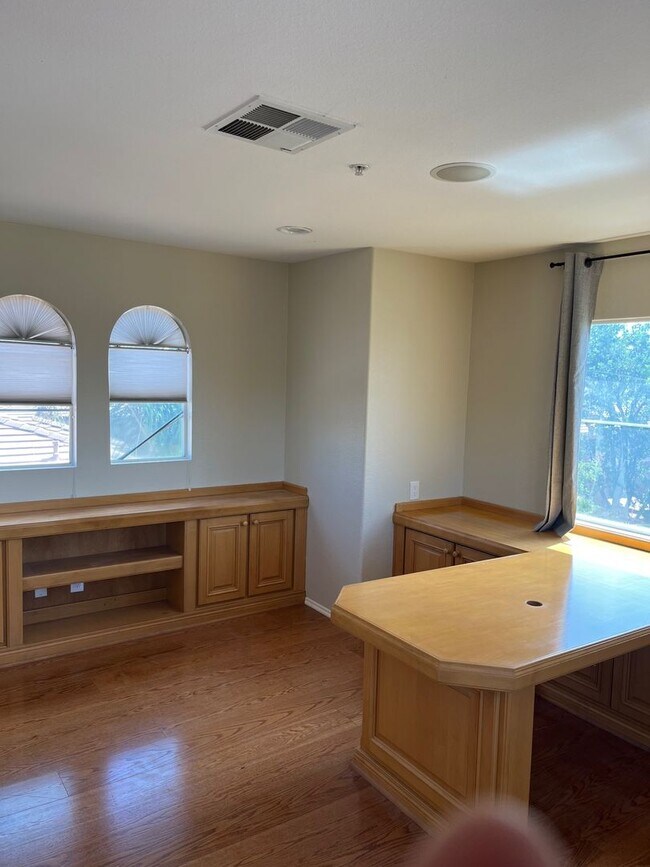 Building Photo - 3 Bedroom 2 1/2 bath Murrieta Townhome