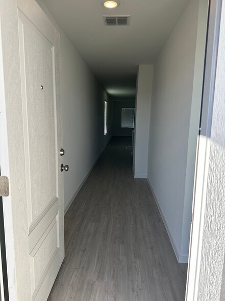 Building Photo - 4033 Equestrian Dr