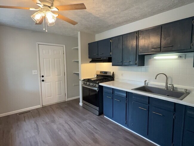 Building Photo - 2208 Beauvoir Ct