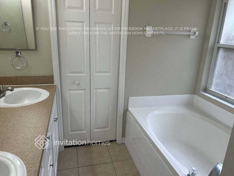 Building Photo - 4024 Windell Pl