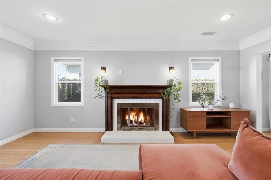 Building Photo - 4312 W 59th St