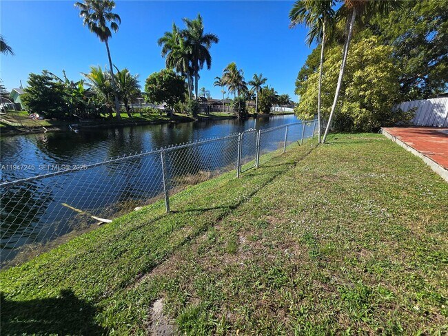 Building Photo - 9110 NW 24th Pl