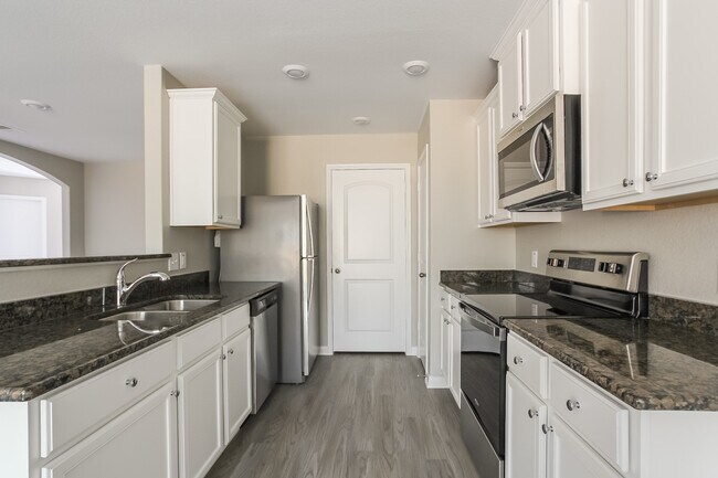 Building Photo - 27084 Leonardo Dr