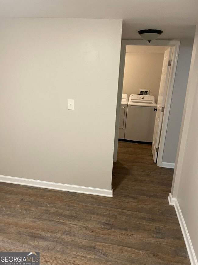 Building Photo - 2343 Carver Dr NW