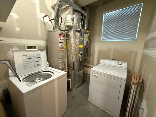 Building Photo - g434