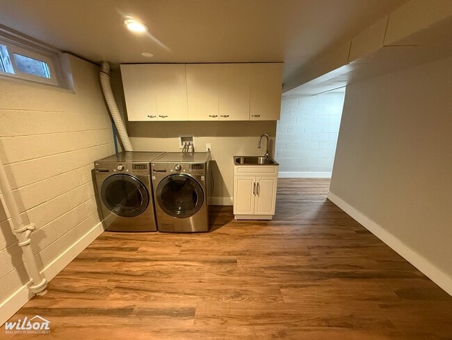 Building Photo - 4TH OF JULY MOVE IN SPECIAL!! Beautiful Fu...