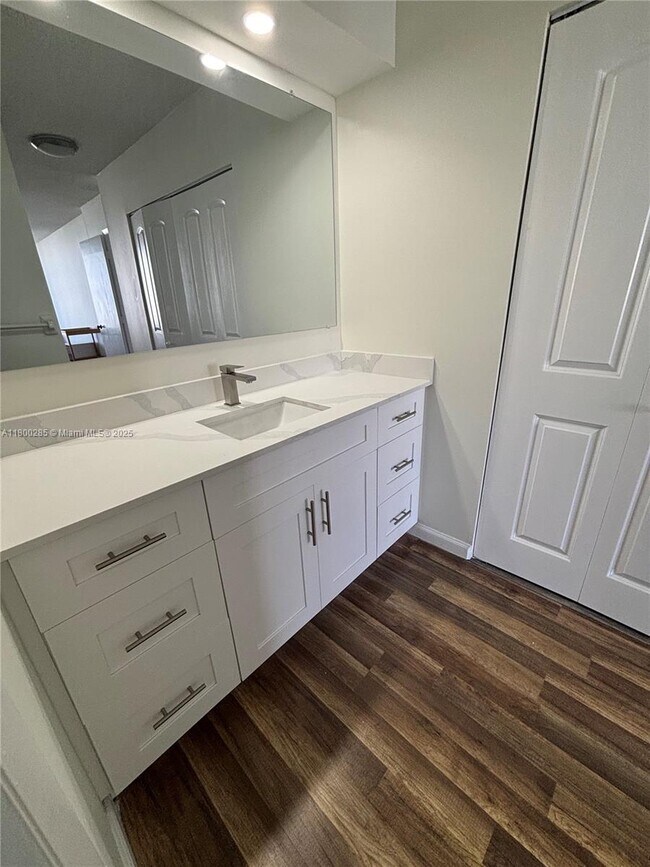 Building Photo - 3800 S Ocean Dr
