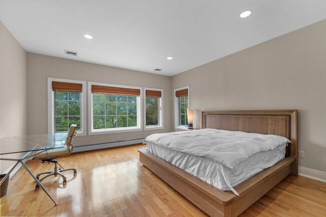 Building Photo - 1 Euclid Rd