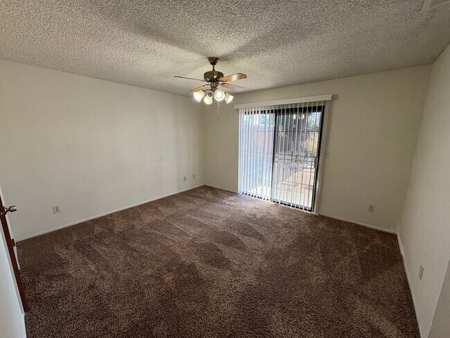 Building Photo - 636 Ramblewood Ct