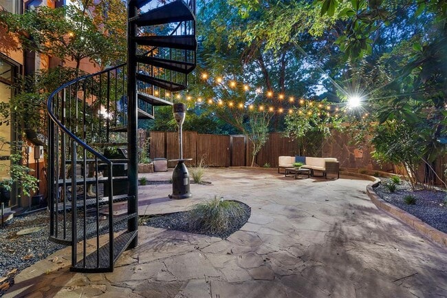 Building Photo - 2935 Magnolia Hill Ct
