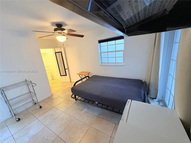 Building Photo - 1501 Calais Dr