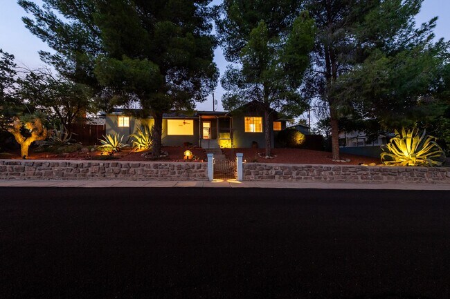 Building Photo - 111 Sunset Blvd