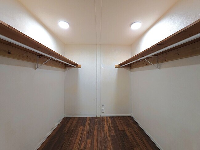 Building Photo - Spacious Country Home for Lease in Van, Texas!