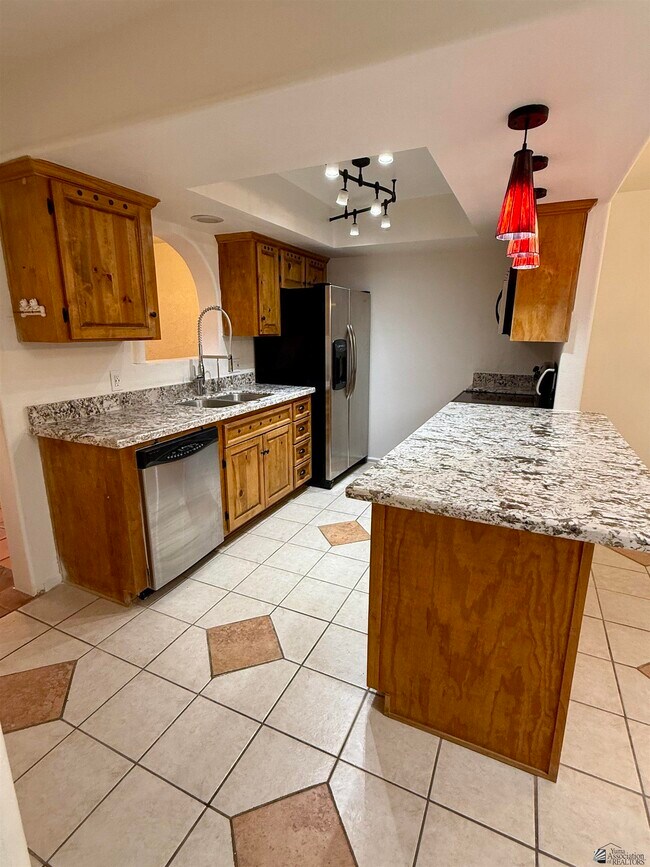Building Photo - 11367 S Phoenix Dr