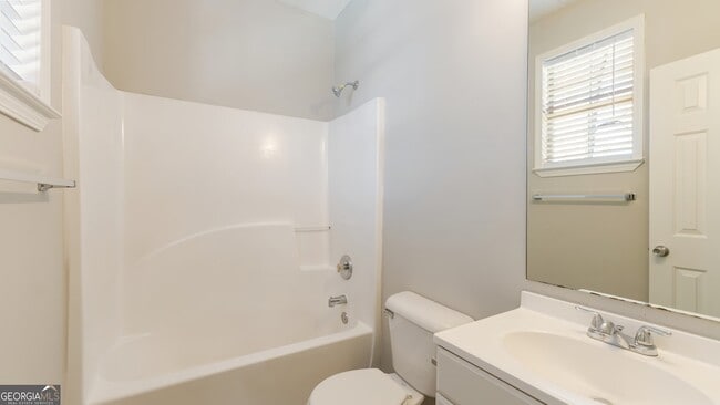 Building Photo - 848 Ridge Ave NW