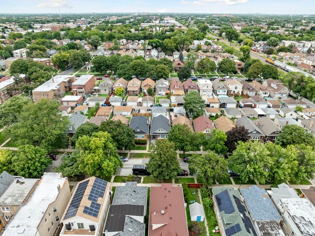 Building Photo - 4630 W Montana St