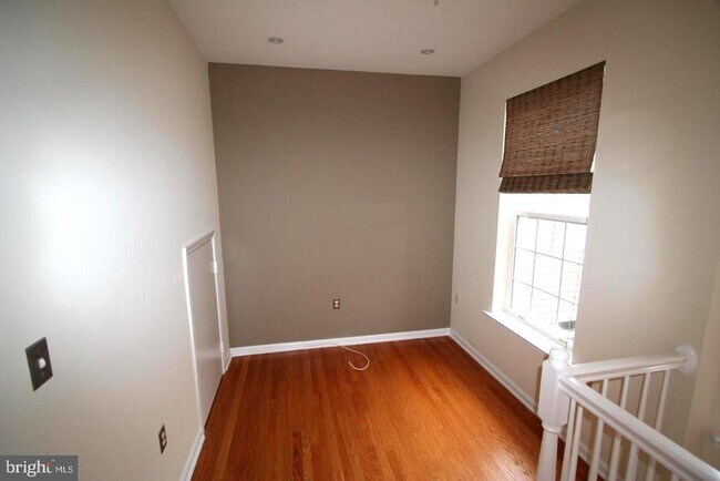 Building Photo - 11402 Gate Hill Pl