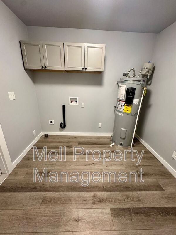 Building Photo - 1927 Steven St