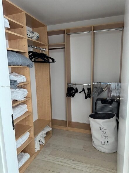 Building Photo - 200 Biscayne Blvd Way